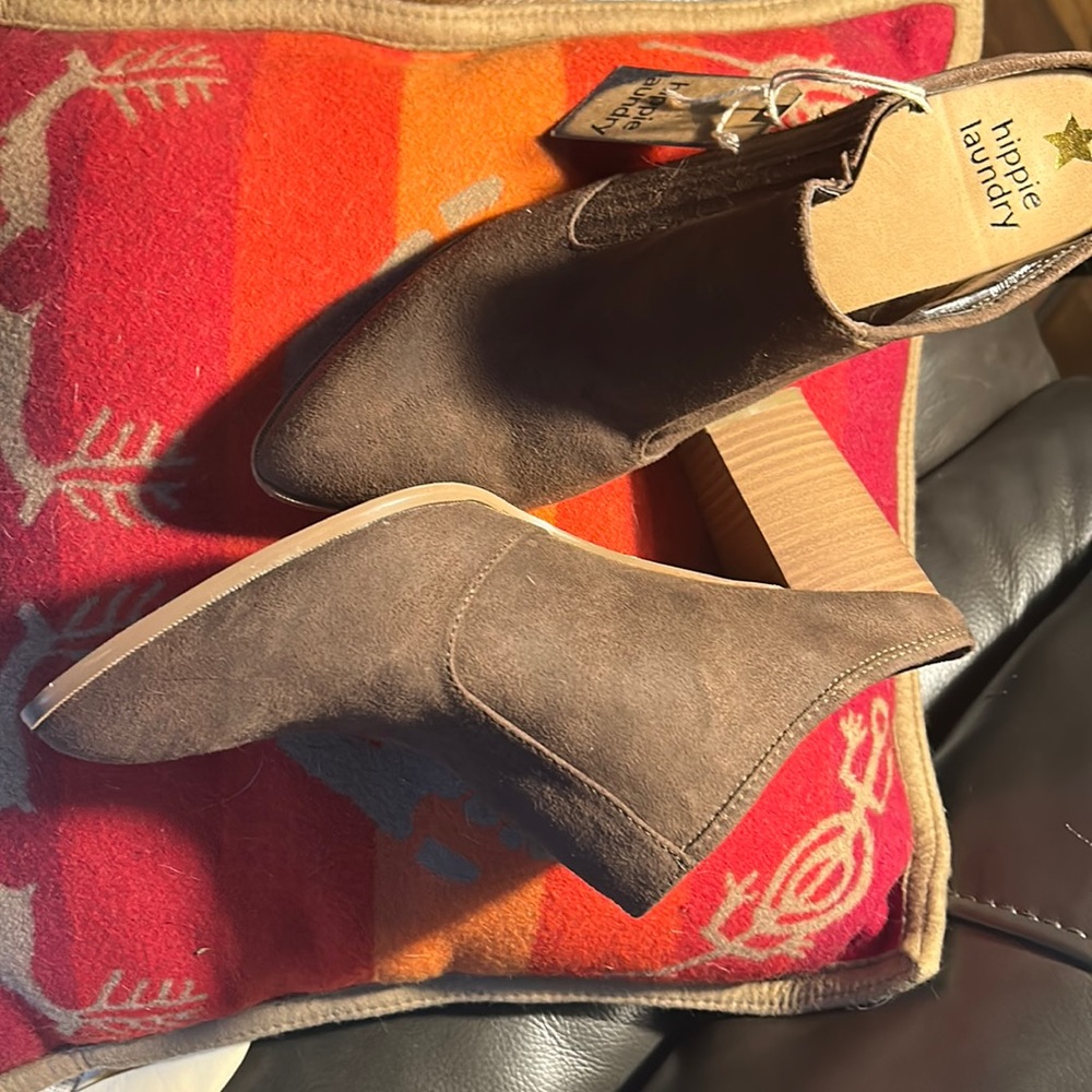 Hippie laundry shoes/mules, size 11, brown suede, 3 inch heel, never worn, NWTS